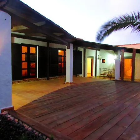 Country House Tindayoga منزل ريفي تيندايا
